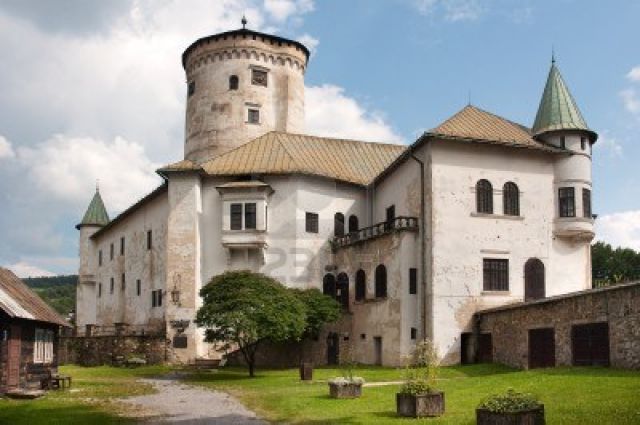12508062-budatin-castle-slovak-budatinsky-hrad--near-city-zilina-in-slovakia
